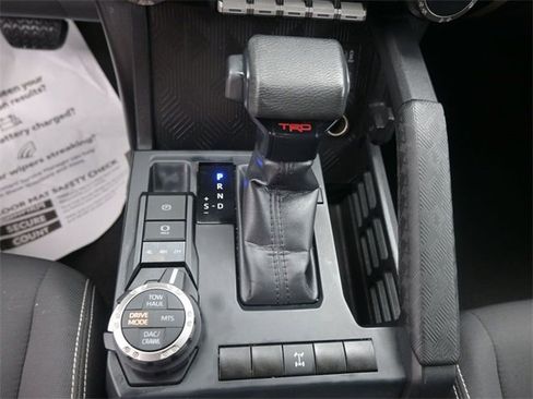 Used 2024 Toyota Tacoma TRD Off-Road image 4