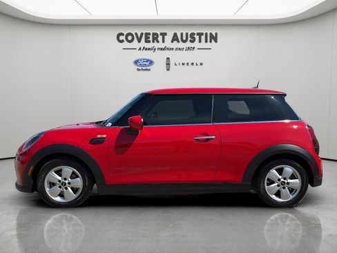 Used 2024 MINI Cooper 2-Door Hardtop FWD image 2