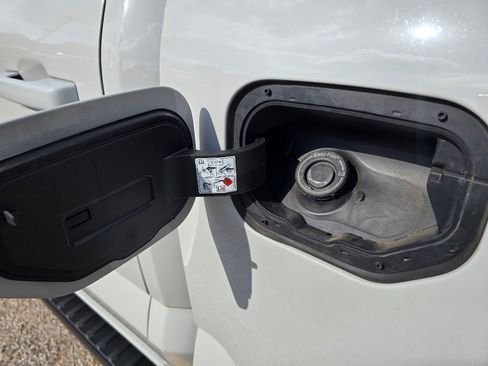 Used 2023 Ford F150 Lariat image 22