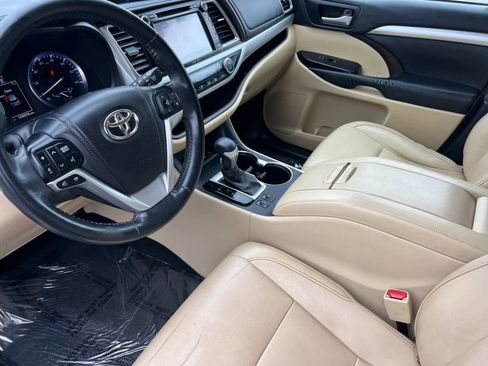 Used 2015 Toyota Highlander XLE image 11