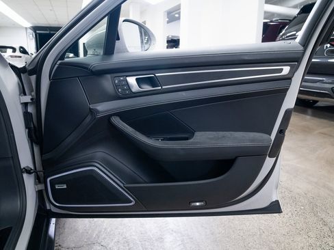 Used 2023 Porsche Panamera GTS image 24