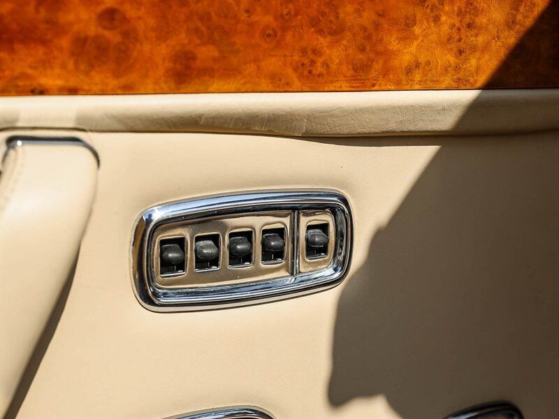 Used 2000 Rolls-Royce Corniche RWD image 38