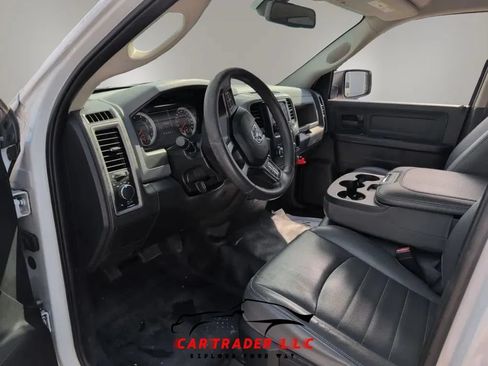 Used 2018 RAM 1500 Tradesman RWD image 21