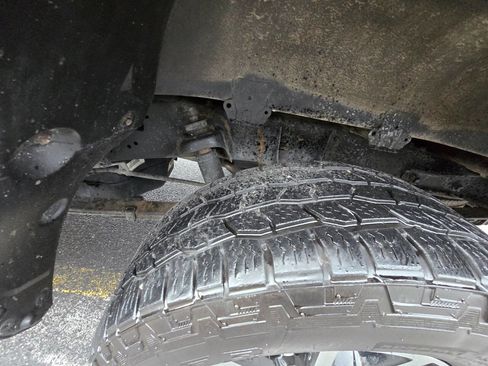 Used 2013 Toyota Tundra 4x4 CrewMax image 24