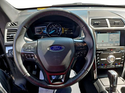 Used 2018 Ford Explorer Sport image 12