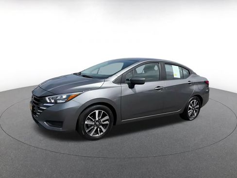 Used 2025 Nissan Versa SV FWD image 7