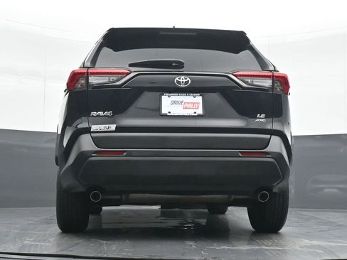 Used 2019 Toyota RAV4 LE image 20