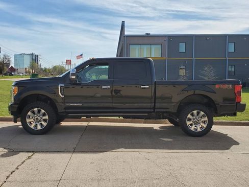 Used 2017 Ford F250 Platinum w/ Platinum Ultimate Package image 13