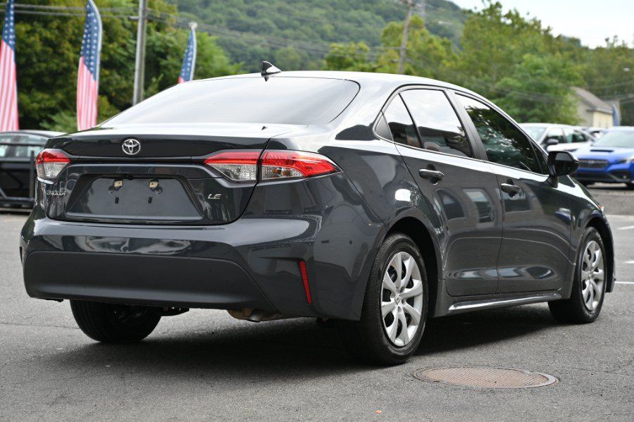 Used 2024 Toyota Corolla LE FWD image 5