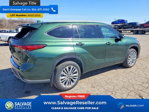 Used 2023 Toyota Highlander Platinum FWD image 4