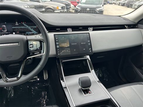 Used 2024 Land Rover Range Rover Evoque Dynamic SE image 18