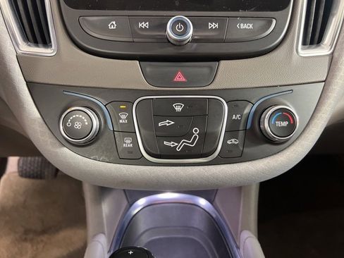 Used 2018 Chevrolet Malibu LT image 21
