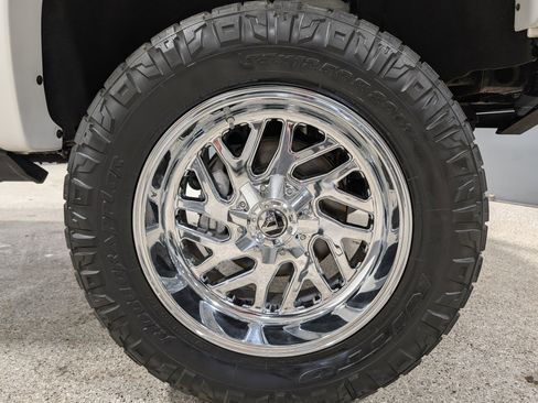 Used 2019 Chevrolet Silverado 1500 High Country image 22