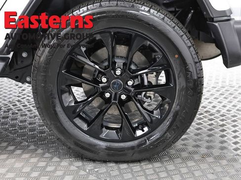 Used 2025 Jeep Wrangler Unlimited Sahara image 33