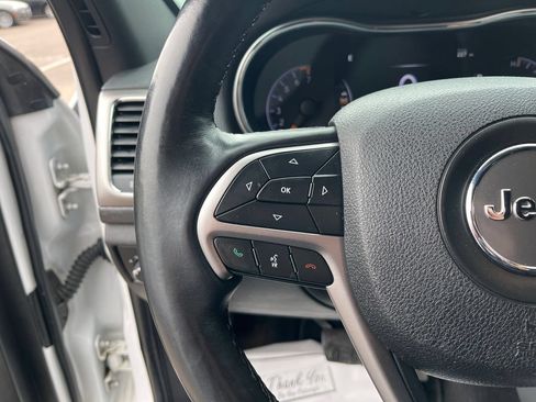 Used 2018 Jeep Grand Cherokee Altitude AWD/4WD image 12