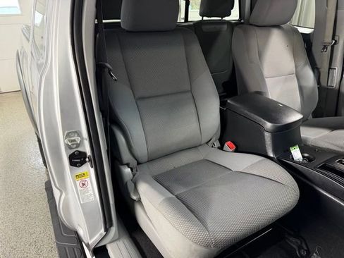 Used 2013 Toyota Tacoma 4x4 Access Cab V6 w/ Convenience Pkg image 19
