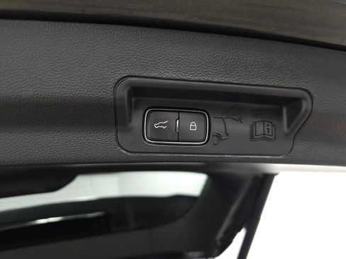 Used 2020 Ford Explorer Limited w/ Class III Trailer Tow Package image 8