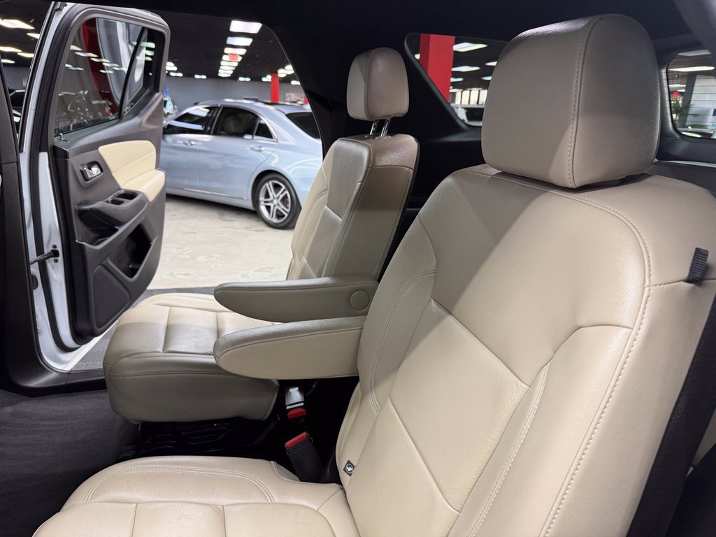 Used 2022 Chevrolet Traverse LT w/ LT Premium Package FWD image 39