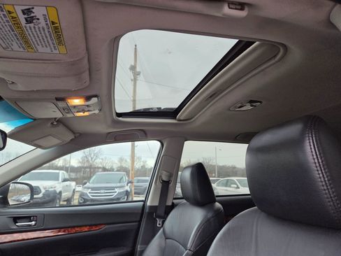Used 2011 Subaru Outback 3.6R Limited image 10