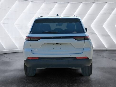 New 2025 Jeep Grand Cherokee Altitude image 5