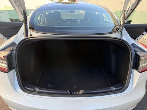 Used 2021 Tesla Model 3 Standard Range Plus image 17