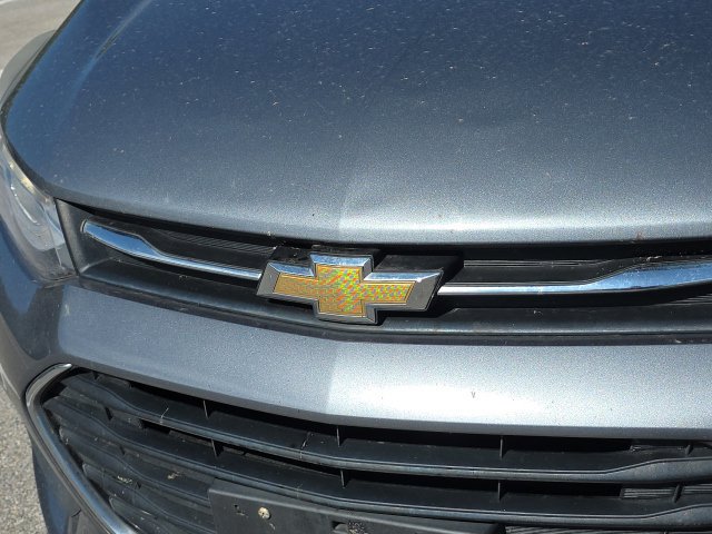Used 2019 Chevrolet Trax LT w/ LT Convenience Package FWD image 9