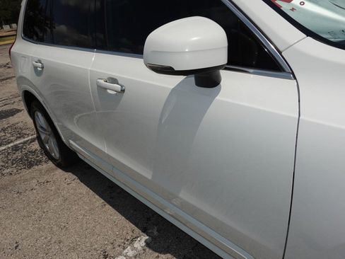 Used 2018 Volvo XC90 T5 Momentum w/ Convenience Package FWD image 7