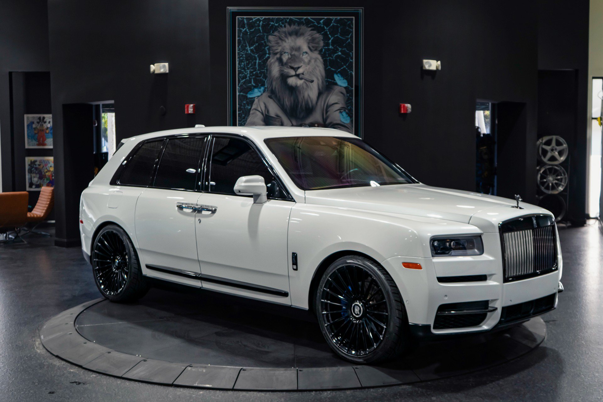 Used 2021 Rolls-Royce Cullinan Black Badge AWD/4WD image 19