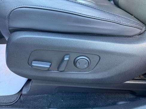 Used 2023 Kia Carnival LX image 13