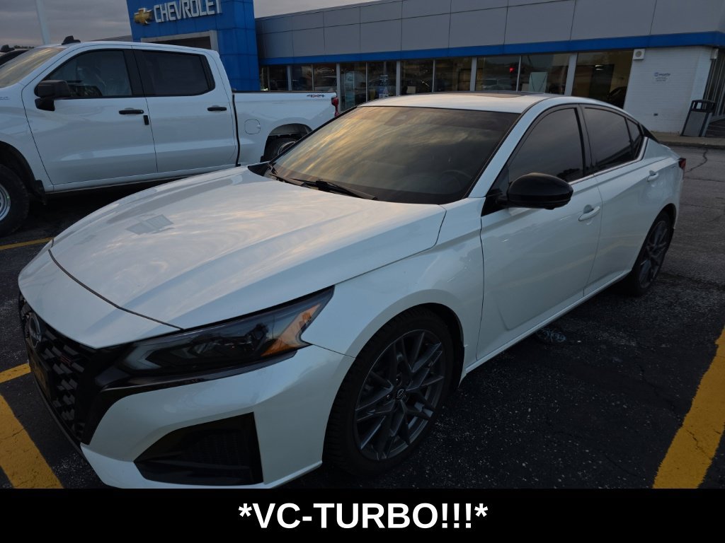 Used 2023 Nissan Altima 2.0 SR FWD image 1