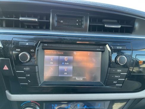 Used 2014 Toyota Corolla LE image 17