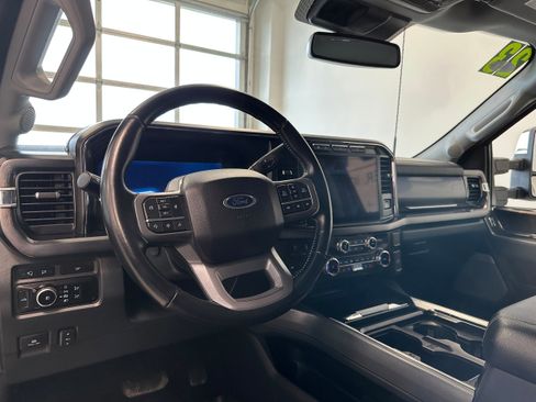 Used 2023 Ford F250 Lariat w/ Chrome Package image 10