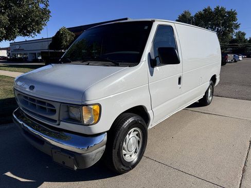 Used 2002 Ford E-250 and Econoline 250 image 1