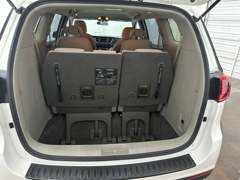 Used 2020 Kia Sedona LX FWD image 29