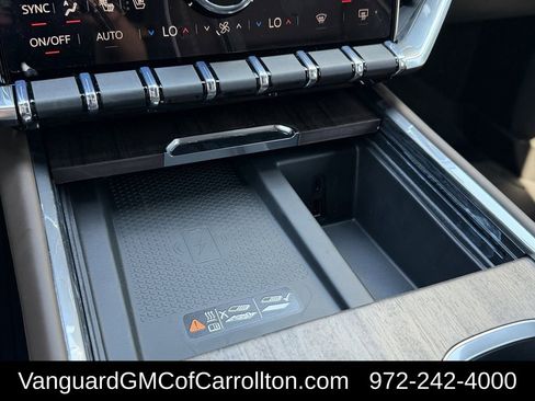 New 2026 GMC Acadia Denali Ultimate w/ LPO, Floor Liner Package AWD/4WD image 18