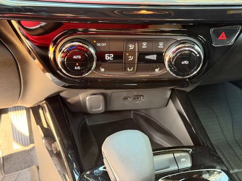 New 2026 Chevrolet Trax RS w/ Sunroof Package FWD image 21