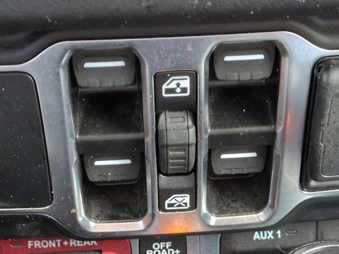 Used 2024 Jeep Wrangler Unlimited Rubicon w/ Technology Group AWD/4WD image 23