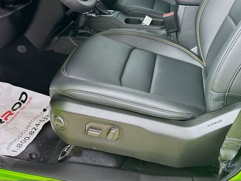 New 2025 Jeep Gladiator Sport w/ Premium Package image 19