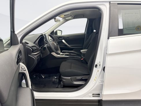 Used 2023 Mitsubishi Eclipse Cross LE image 10