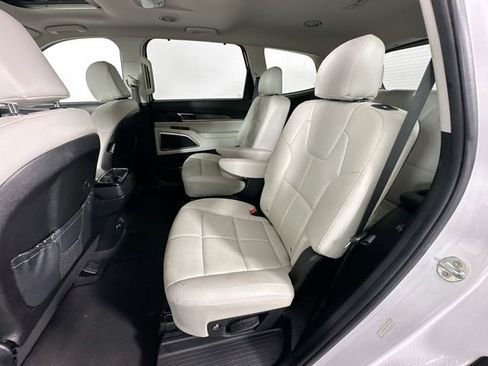 Used 2022 Kia Telluride EX w/ EX Premium Package AWD/4WD image 27