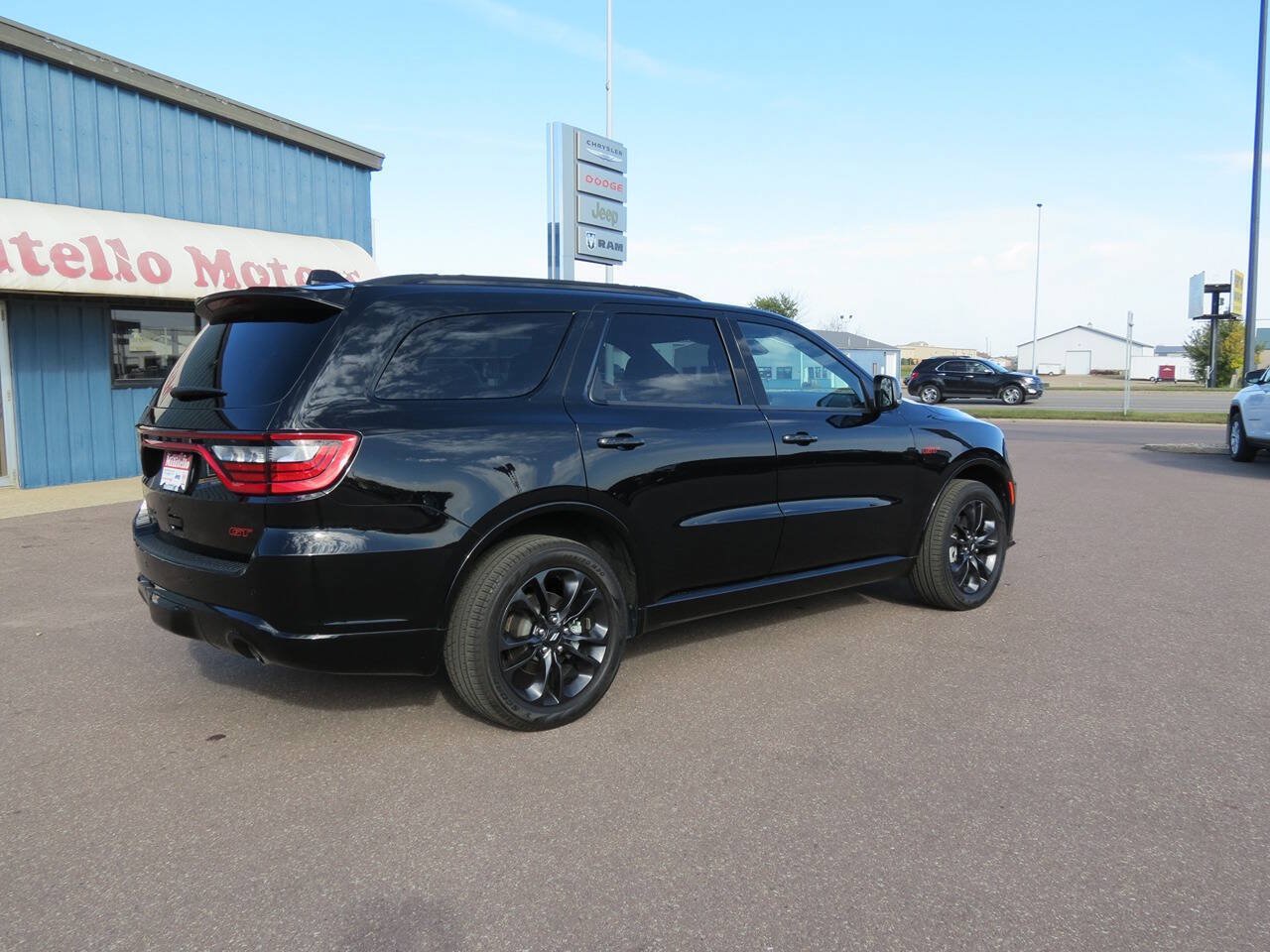Used 2025 Dodge Durango GT AWD/4WD image 3