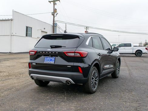 Used 2024 Ford Escape SE image 4