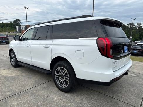 Used 2025 Ford Expedition Max Active AWD/4WD image 5