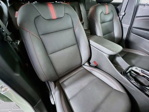 Used 2024 Chevrolet Trax RS w/ Sunroof Package FWD image 27
