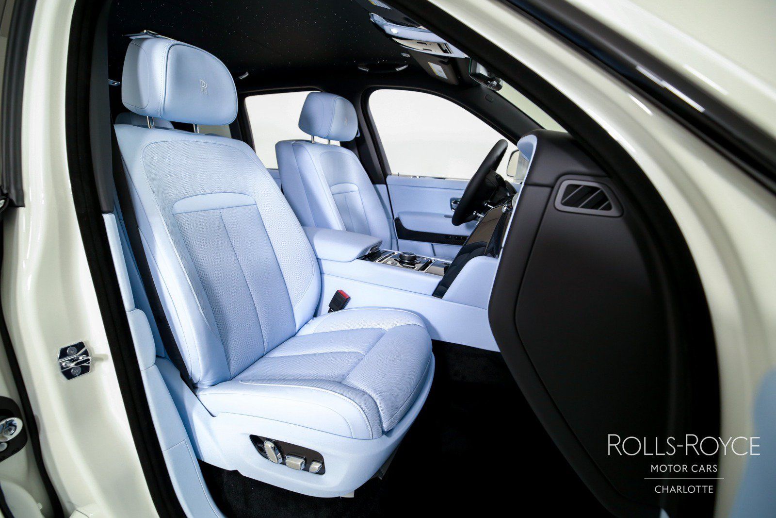 New 2027 Rolls-Royce Cullinan Black Badge AWD/4WD image 35