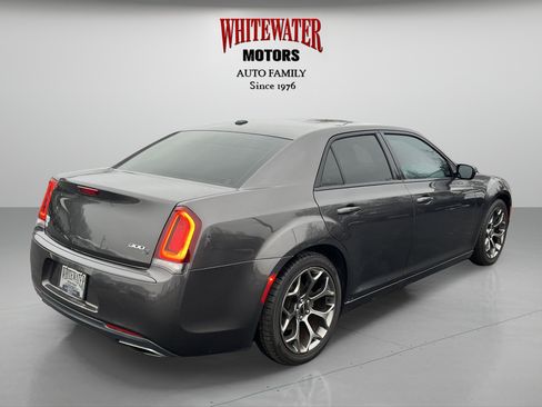 Used 2016 Chrysler 300 S image 5
