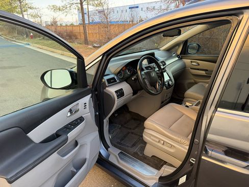 Used 2014 Honda Odyssey Touring image 15