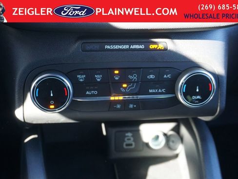 Used 2025 Ford Escape ST-Line image 19