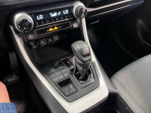 Used 2025 Toyota RAV4 XLE image 28