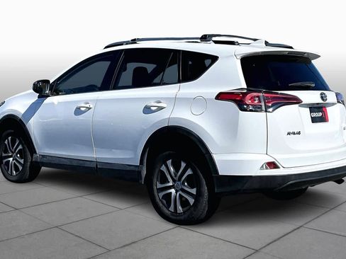 Used 2018 Toyota RAV4 LE w/ Carpet Mat Package image 11